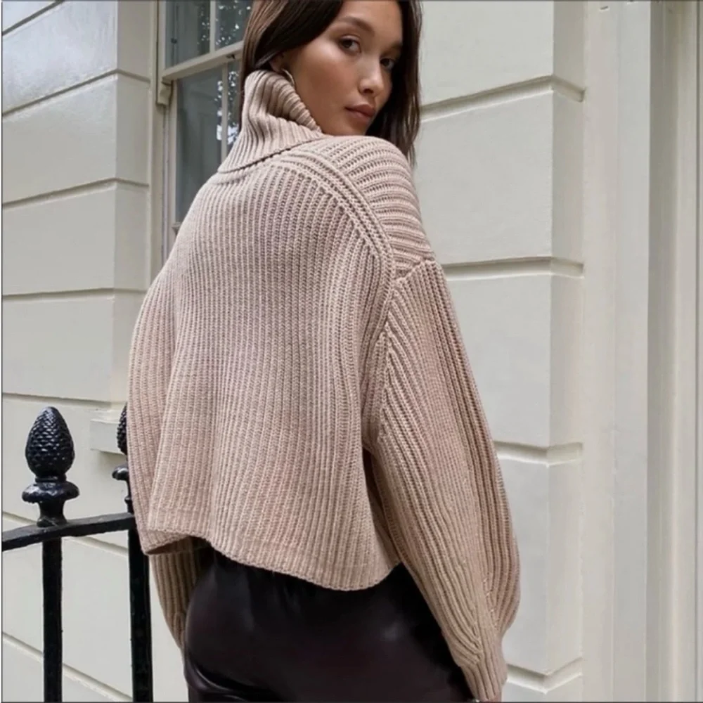 Aritzia Babaton Guell Funnel Neck Sweater Merino Wool Slouchy Turtleneck Camel L